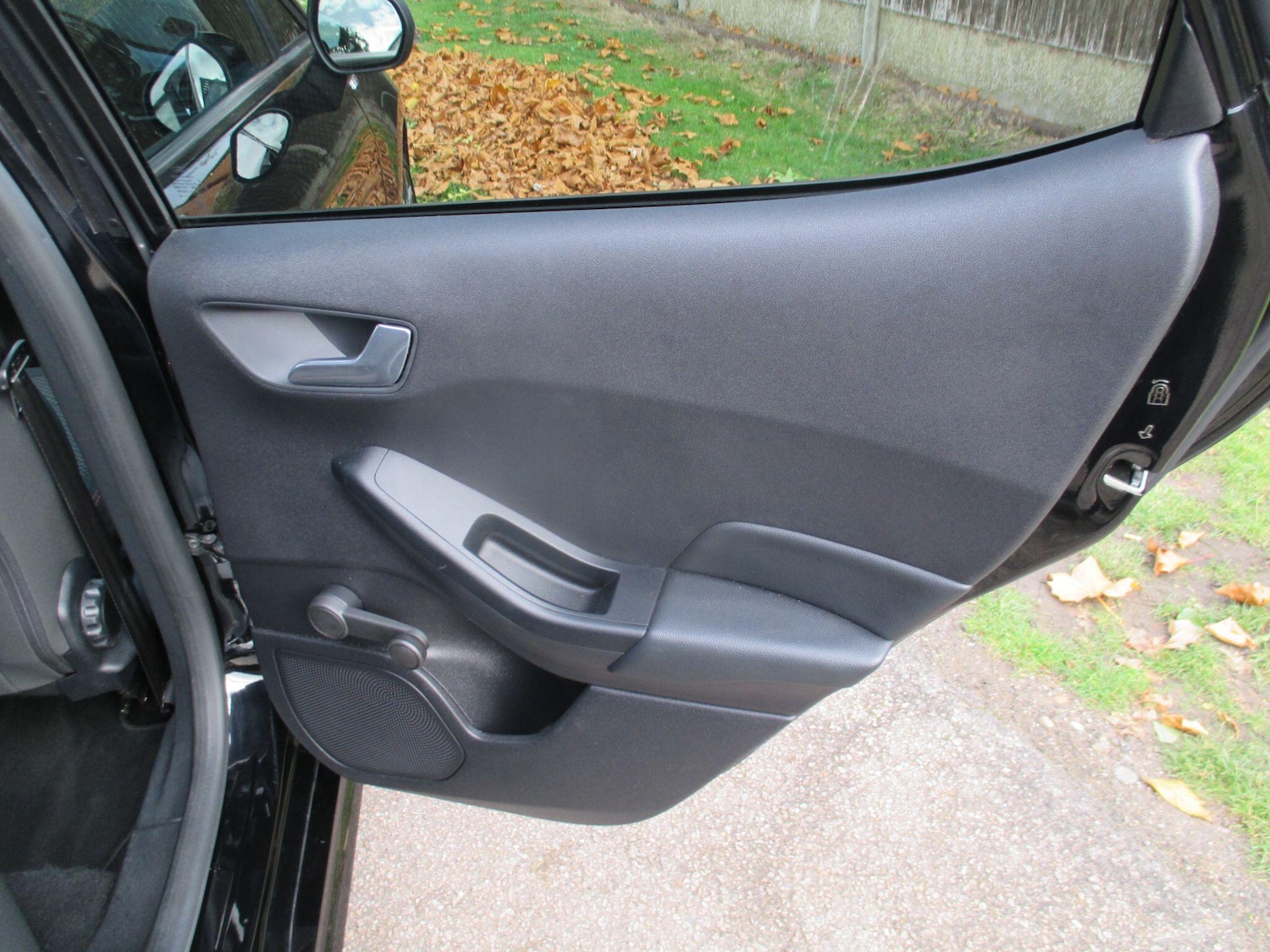 Used Ford Fiesta 2019 for sale - 76612858: Photo 46