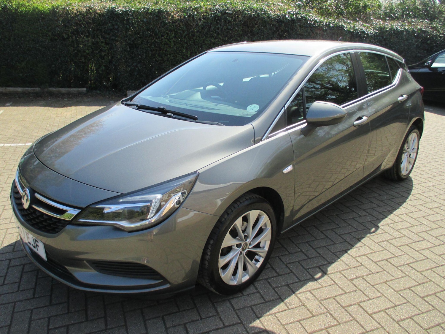 Used Vauxhall Astra 2017 for sale - 78204861: Photo 2