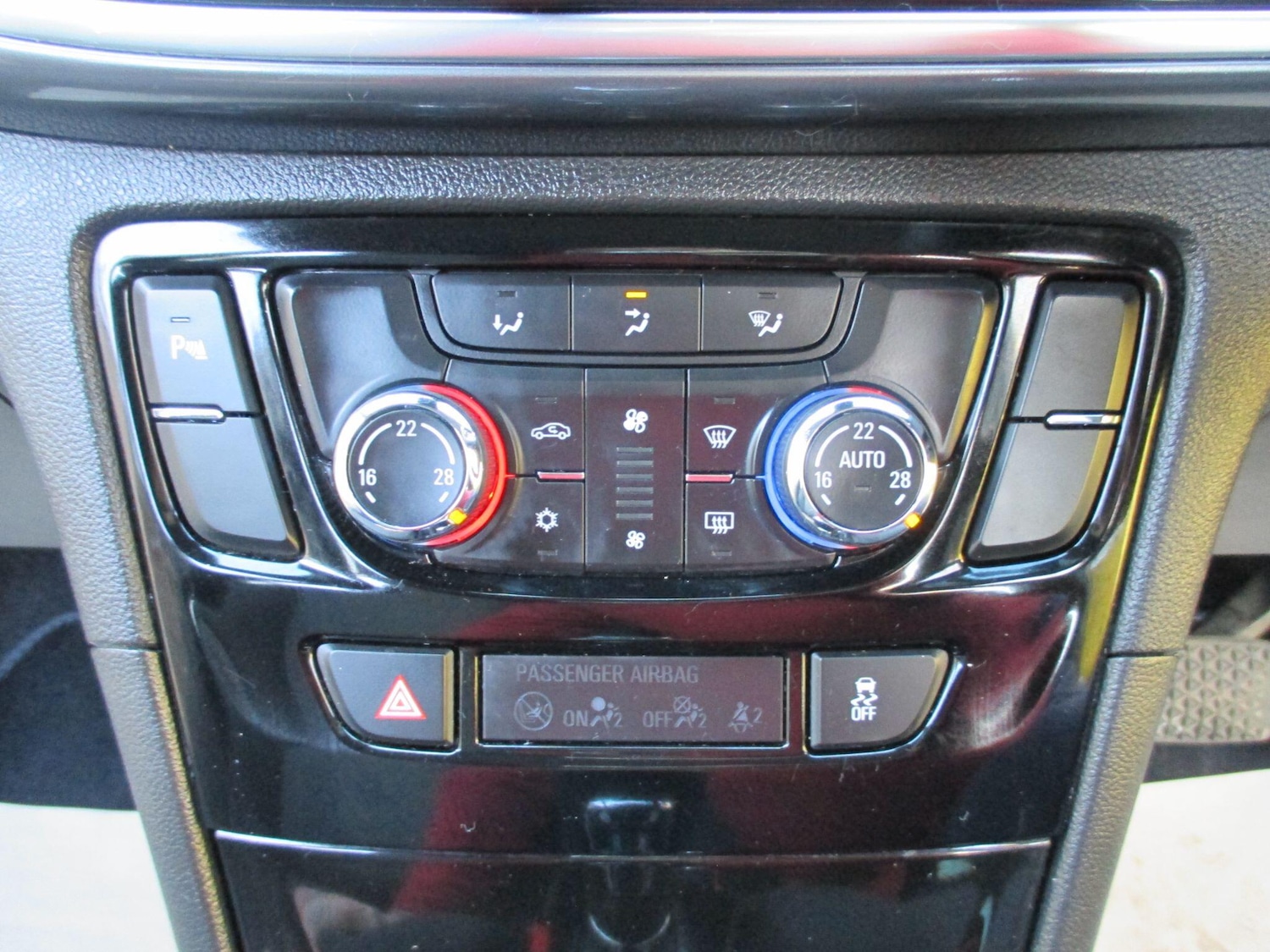 Used Vauxhall Mokka X 2017 for sale - 77737777: Photo 20