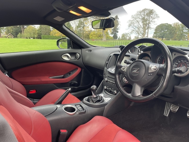 Used Nissan 370 Z 2010 for sale - 76565350: Photo 10