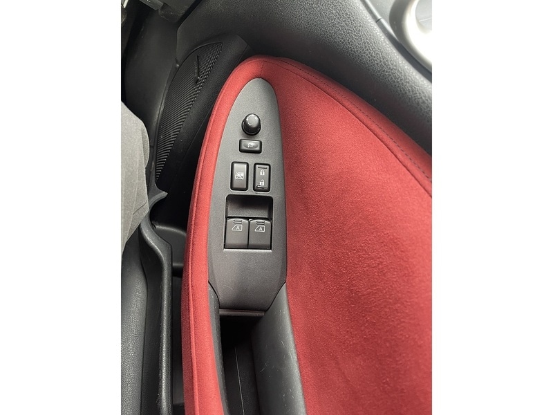 Used Nissan 370 Z 2010 for sale - 76565350: Photo 11