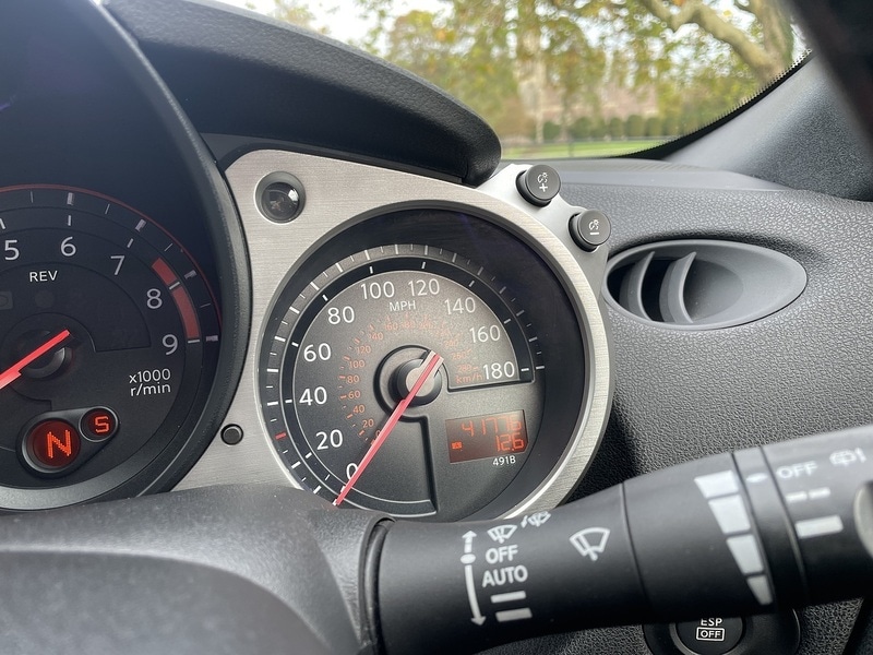 Used Nissan 370 Z 2010 for sale - 76565350: Photo 14