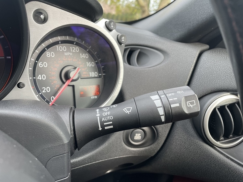 Used Nissan 370 Z 2010 for sale - 76565350: Photo 15