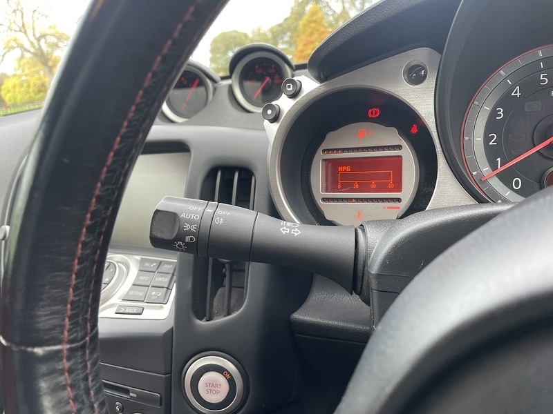 Used Nissan 370 Z 2010 for sale - 76565350: Photo 16