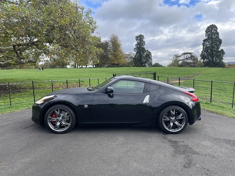 Used Nissan 370 Z 2010 for sale - 76565350: Photo 2