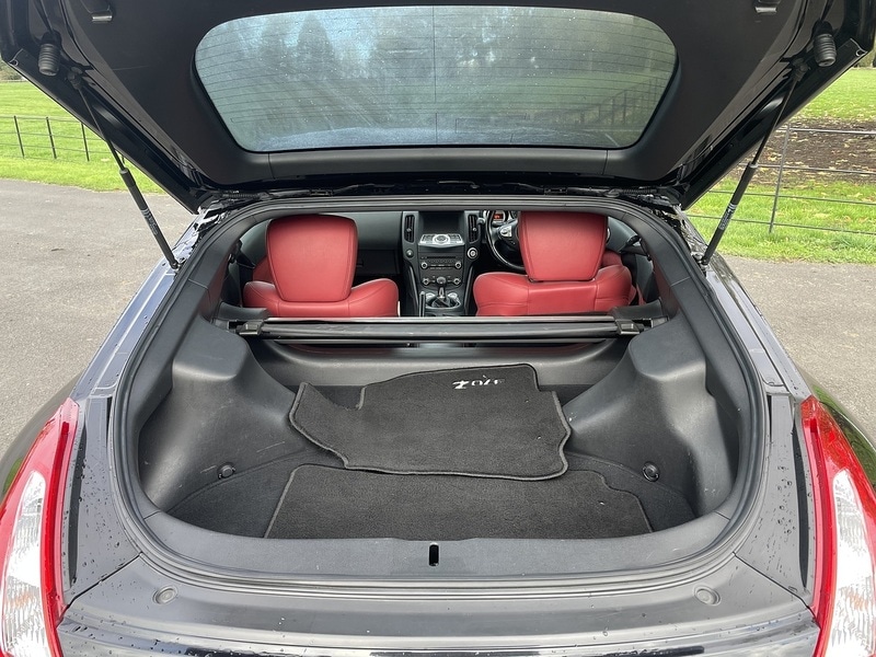 Used Nissan 370 Z 2010 for sale - 76565350: Photo 9