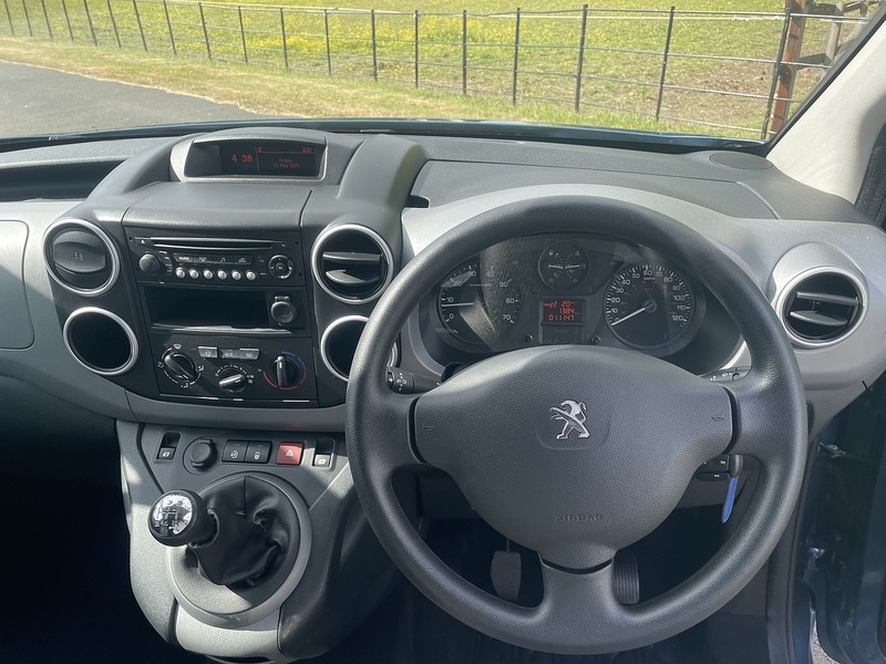 Used Peugeot Partner Tepee 2016 for sale - 76565365: Photo 13