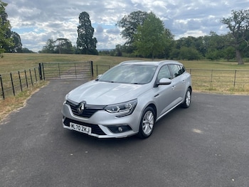 Used Renault Megane 2020 for sale - 79370209: Photo