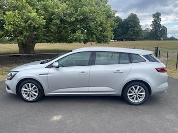 Used Renault Megane 2020 for sale - 79370209: Photo