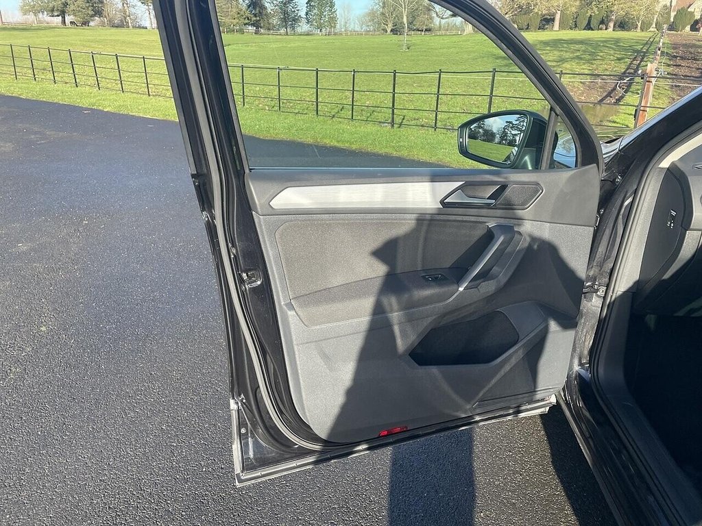 Used Volkswagen Tiguan 2016 for sale - 77945367: Photo 40