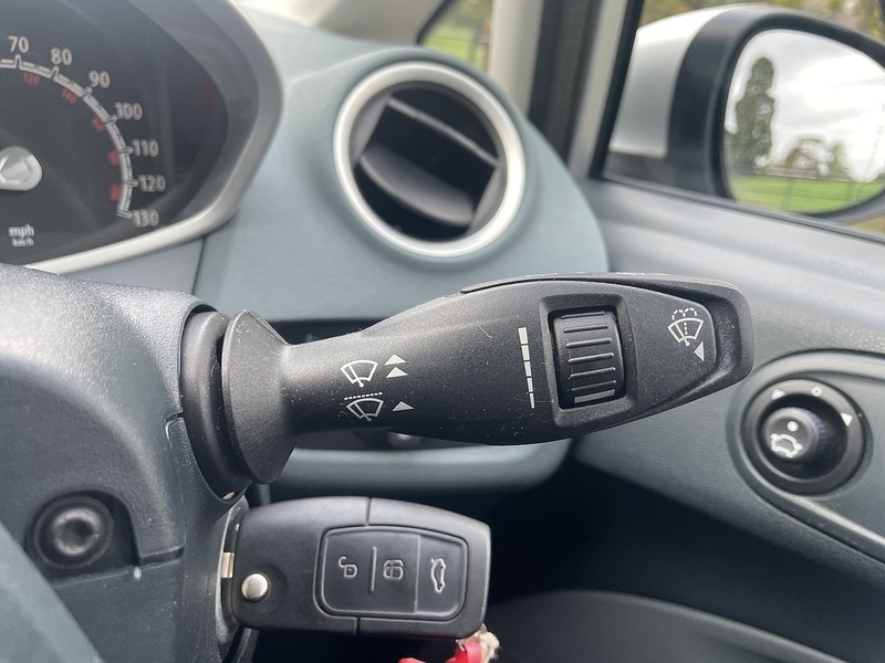 Used Ford Fiesta 2011 for sale - 76565386: Photo 15