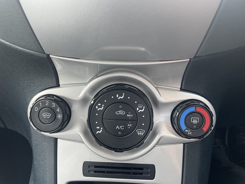 Used Ford Fiesta 2011 for sale - 76565386: Photo 17