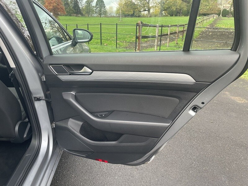 Used Volkswagen Passat 2020 for sale - 76565364: Photo 36