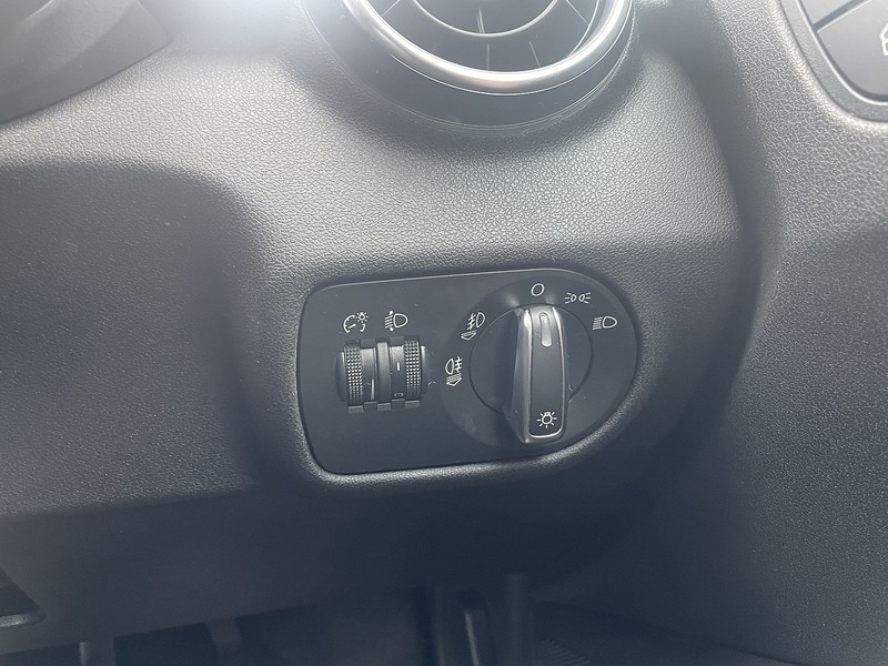 Used Audi A1 2011 for sale - 77720638: Photo 12