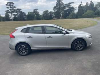 Used Volvo V40 2018 for sale - 75110726: Photo