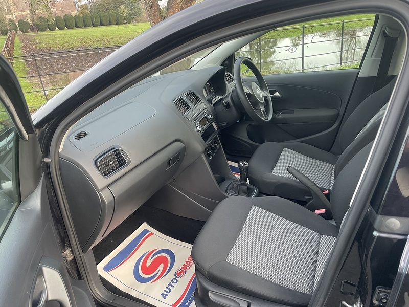 Used Volkswagen Polo 2011 for sale - 76958516: Photo 9