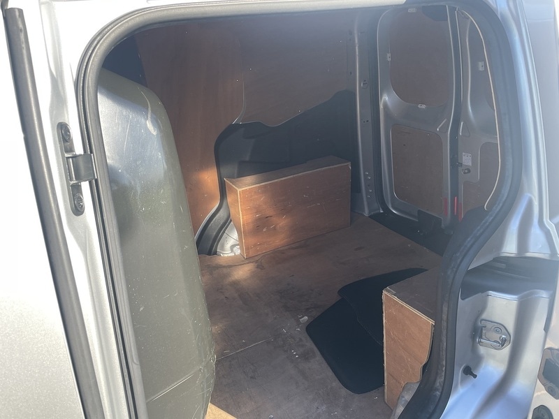 Used Ford Transit Courier 2017 for sale - 76565374: Photo 10