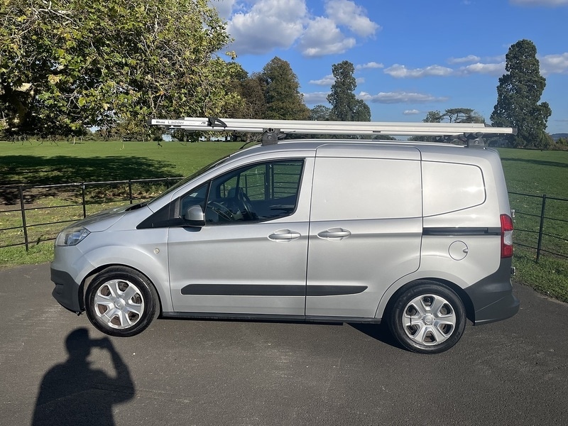 Used Ford Transit Courier 2017 for sale - 76565374: Photo 2