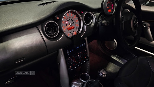 Used MINI Hatch 2003 for sale - 76850763: Photo 9