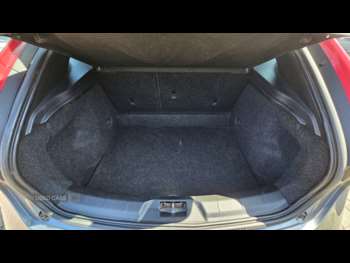 Used Volvo V40 2015 for sale - 74714032: Photo