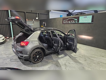 Used Volkswagen T-Roc 2019 for sale - 77132374: Photo