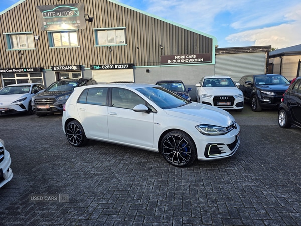 Used Volkswagen Golf 2017 for sale - 77884101: Photo 2