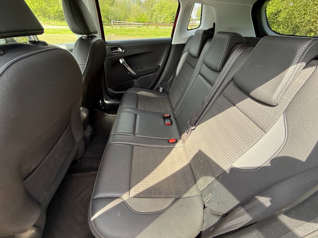 Used Peugeot 2008 2016 for sale - 76364108: Photo 12