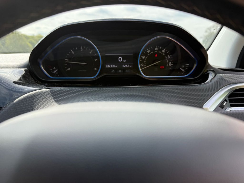 Used Peugeot 2008 2016 for sale - 76364108: Photo 20
