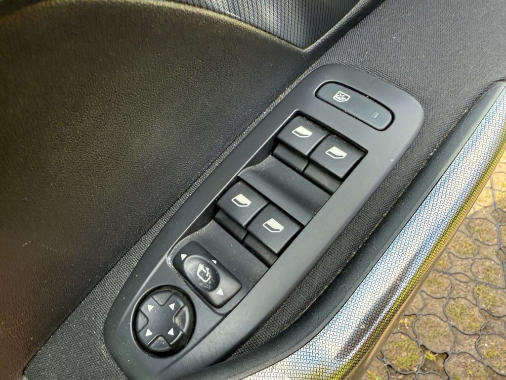 Used Peugeot 2008 2016 for sale - 76364108: Photo 26