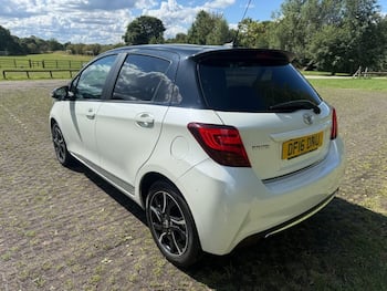 Used Toyota Yaris 2016 for sale - 79573902: Photo