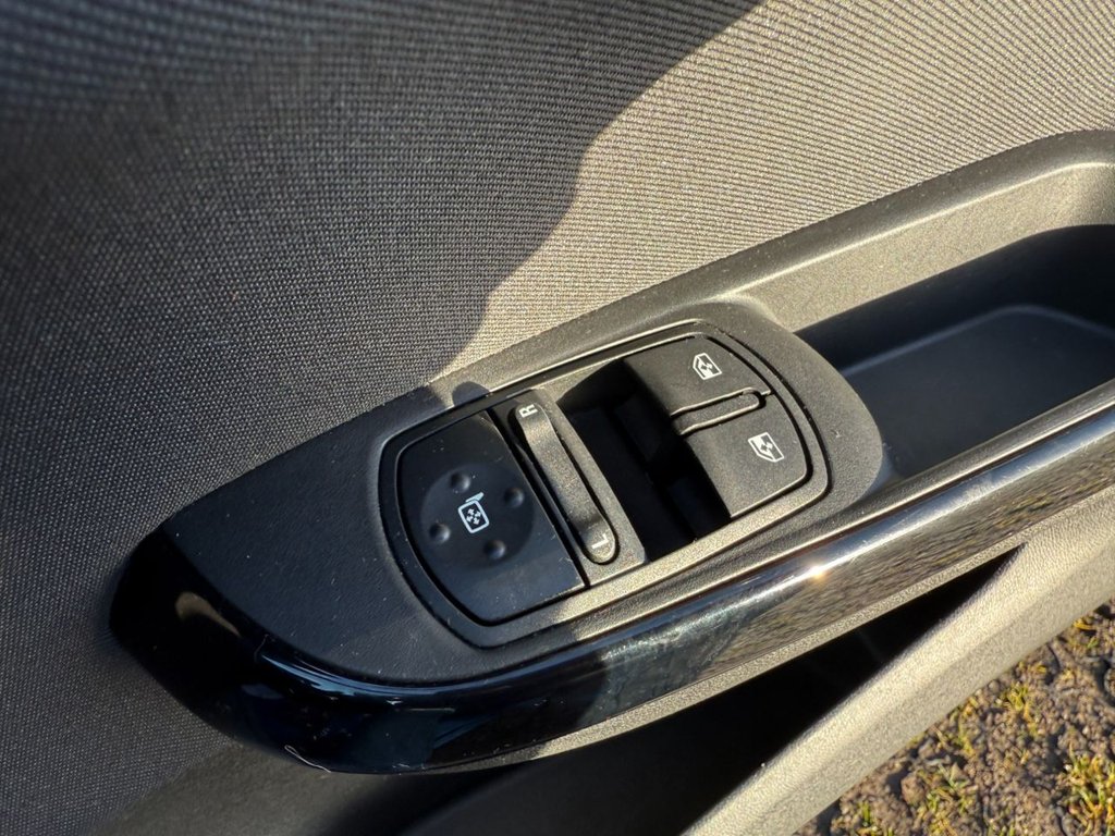 Used Vauxhall Corsa 2017 for sale - 77254401: Photo 24