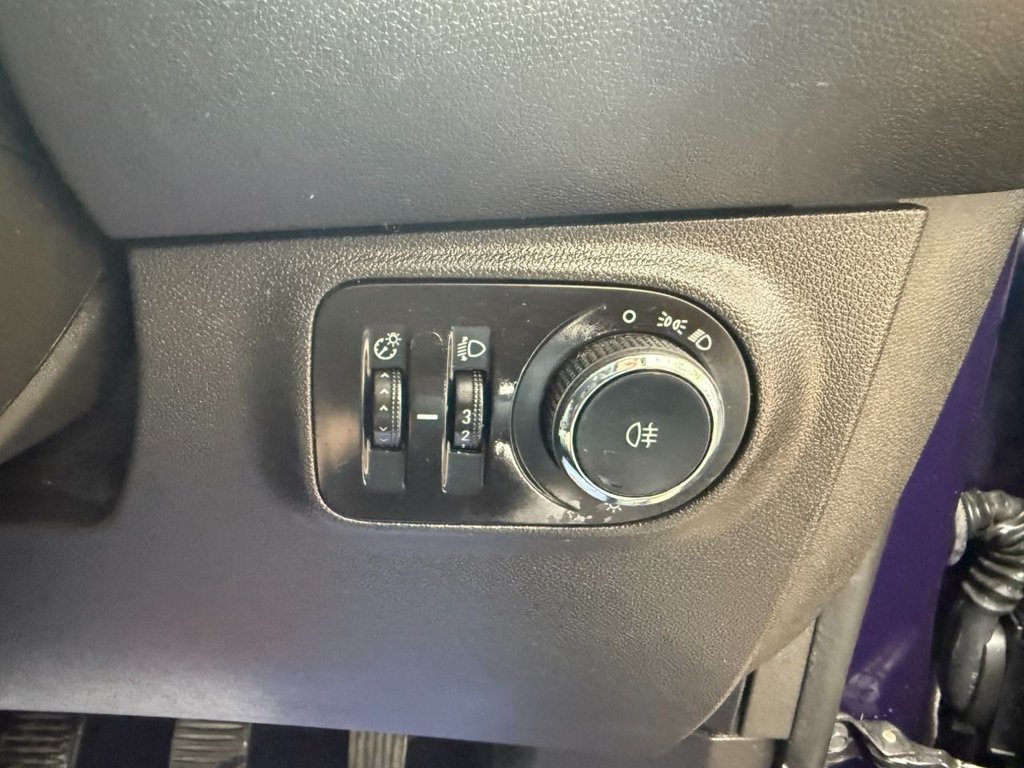 Used Vauxhall ADAM 2015 for sale - 76364131: Photo 24