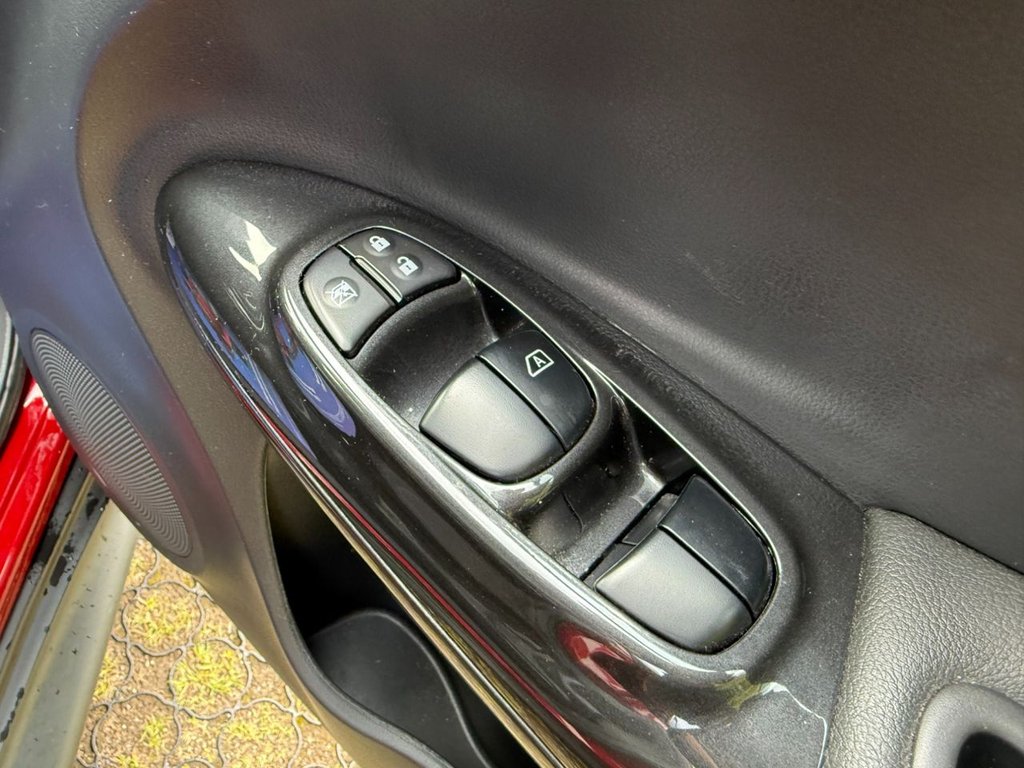Used Nissan Juke 2015 for sale - 76364124: Photo 28