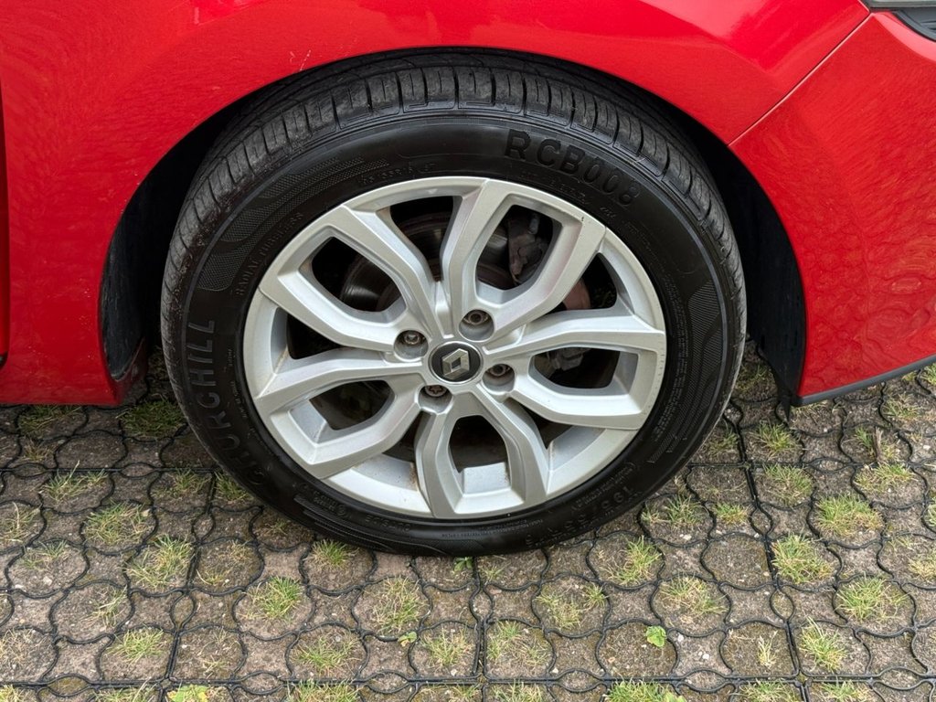 Used Renault Clio 2016 for sale - 76364112: Photo 35