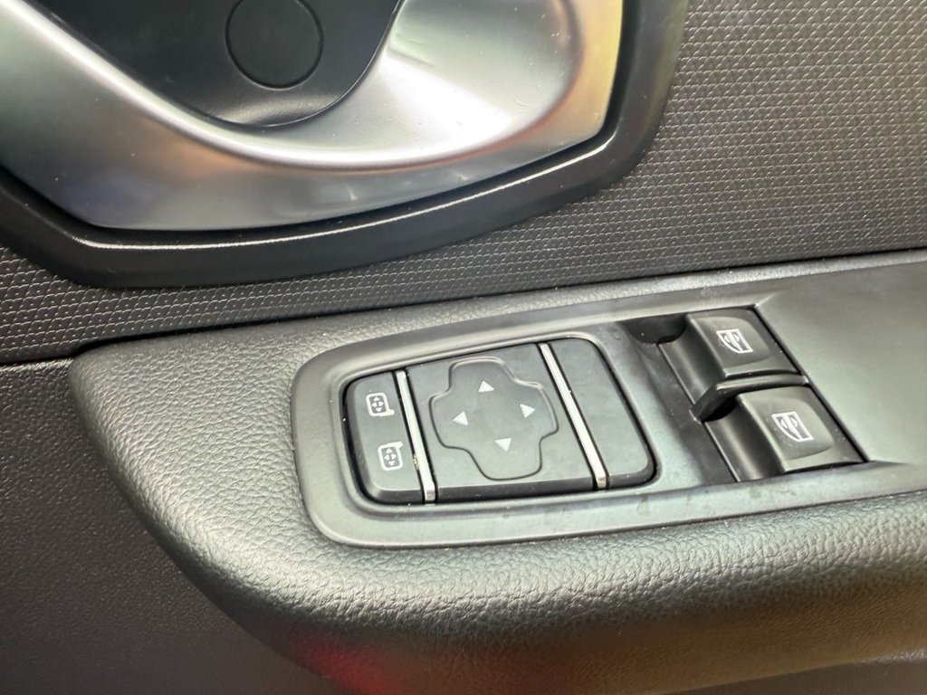 Used Renault Clio 2016 for sale - 77254393: Photo 28