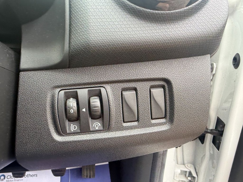 Used Renault Clio 2016 for sale - 78200875: Photo 24