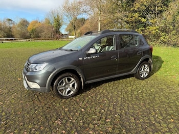 Used Dacia Sandero Stepway 2017 for sale - 76570224: Photo