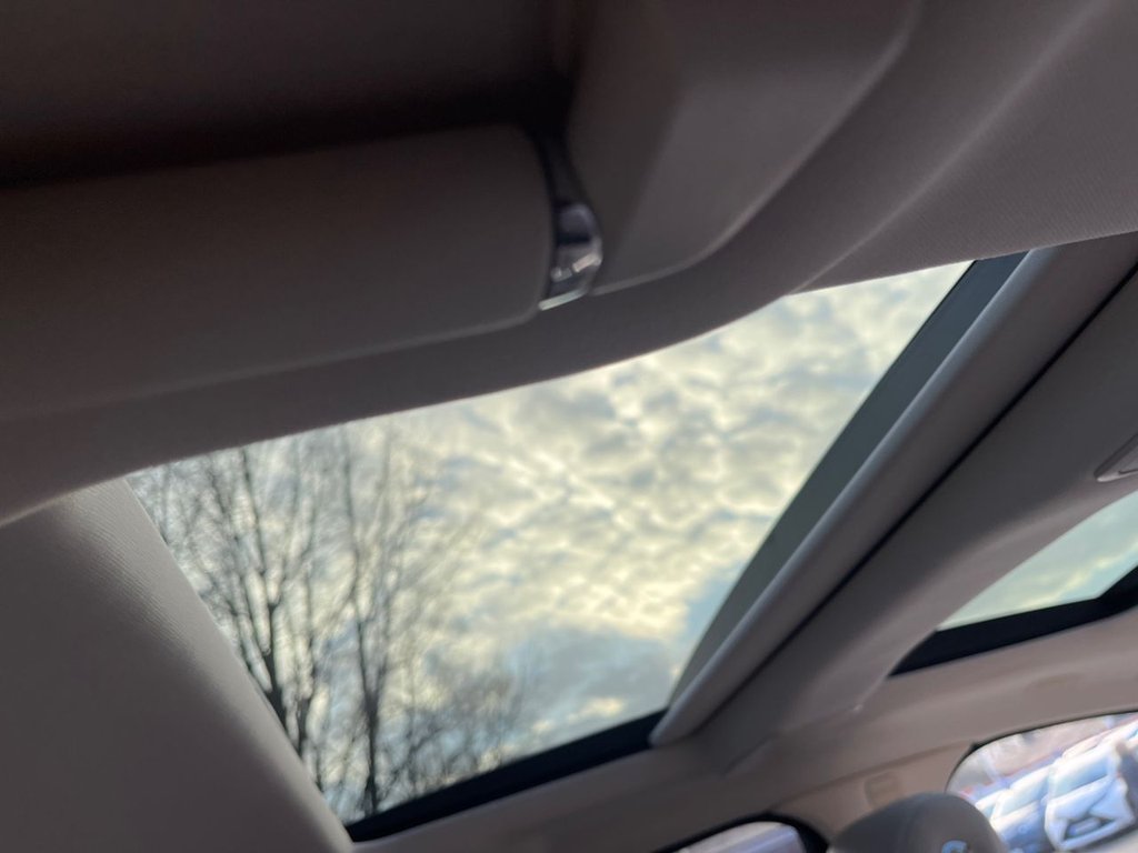 Used Jaguar XJ 2015 for sale - 77498728: Photo 9