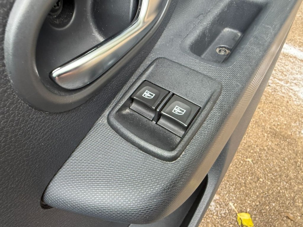 Used Dacia Sandero Stepway 2017 for sale - 76364127: Photo 29