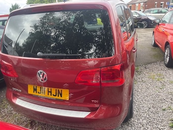 Used Volkswagen Touran 2011 for sale - 79562208: Photo