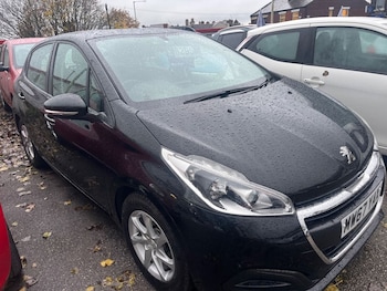 Used Peugeot 208 2017 for sale - 76536161: Photo