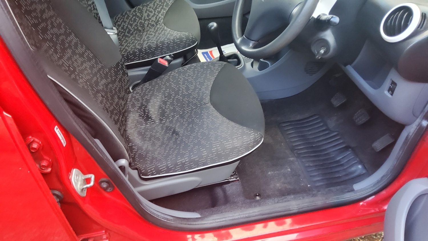 Used Peugeot 107 2012 for sale - 76626723: Photo 6