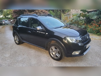 Used Dacia Sandero Stepway 2017 for sale - 79295136: Photo