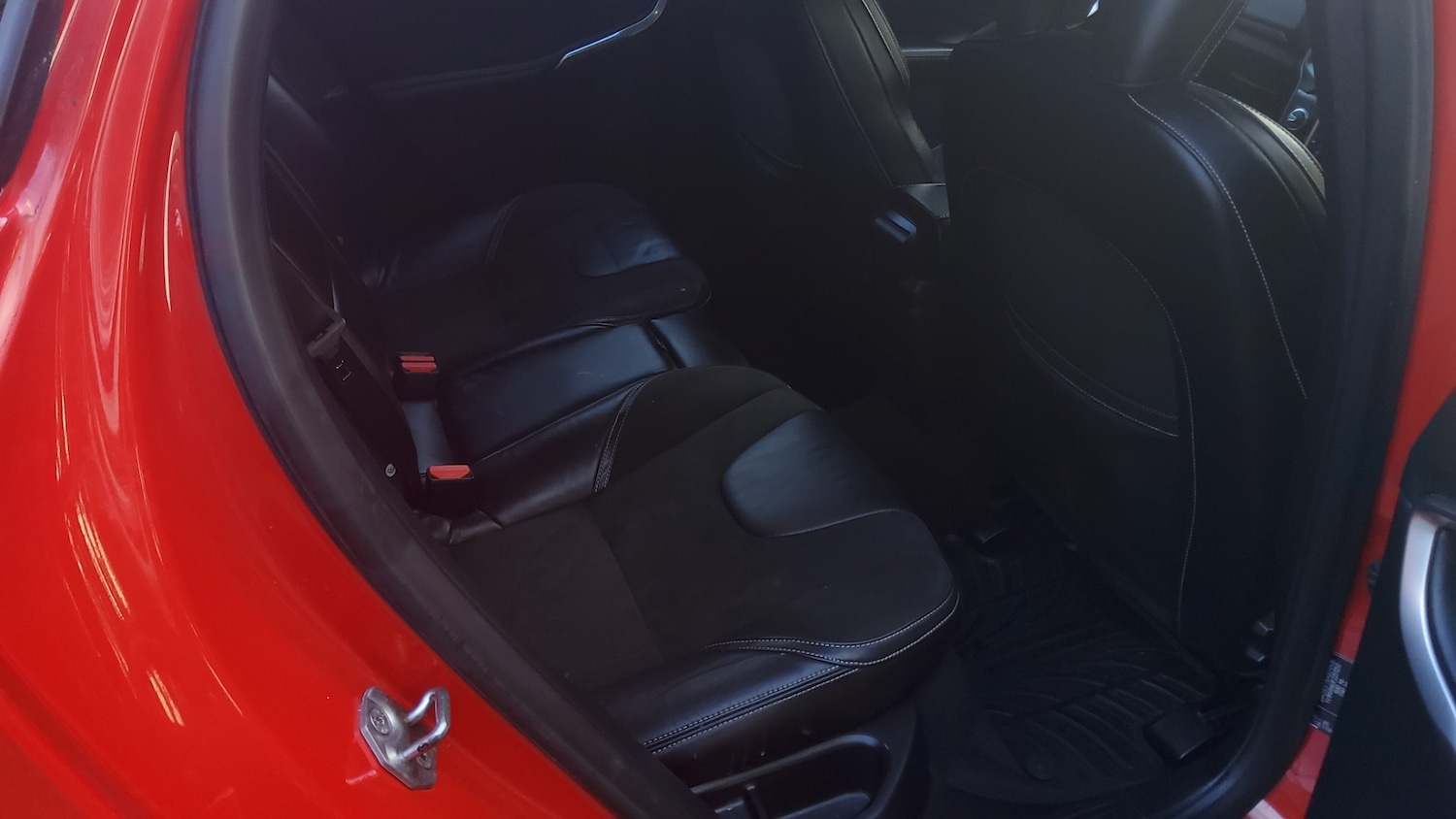 Used Volvo V40 2015 for sale - 77240776: Photo 10