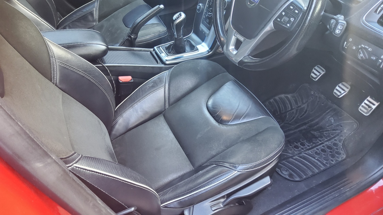 Used Volvo V40 2015 for sale - 77240776: Photo 4