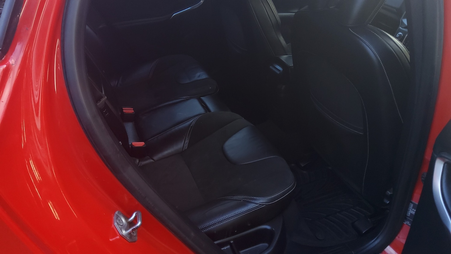 Used Volvo V40 2015 for sale - 77240776: Photo 8