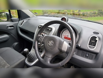 Used Suzuki Splash 2010 for sale - 77378832: Photo