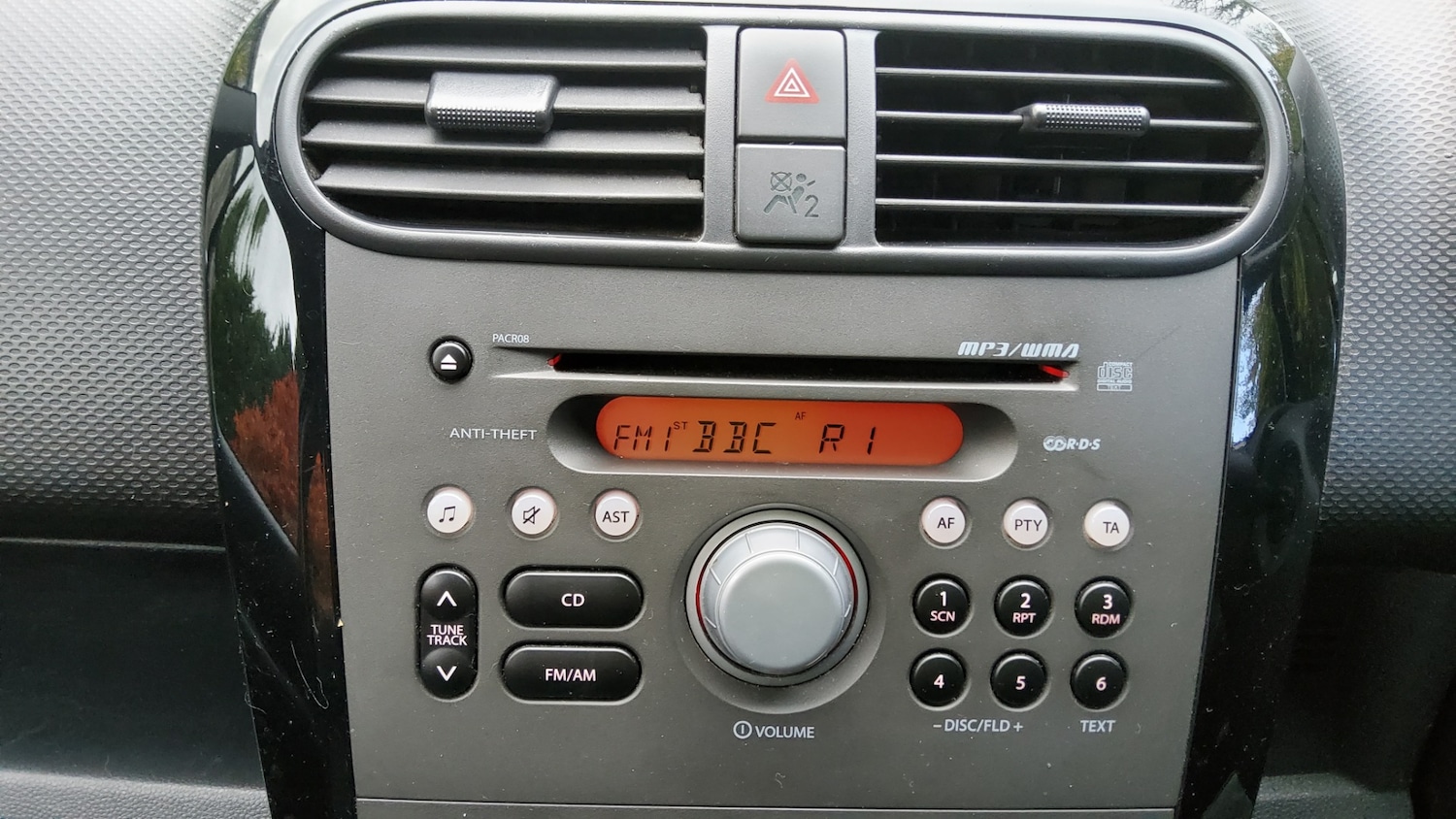 Used Suzuki Splash 2014 for sale - 76320758: Photo 5