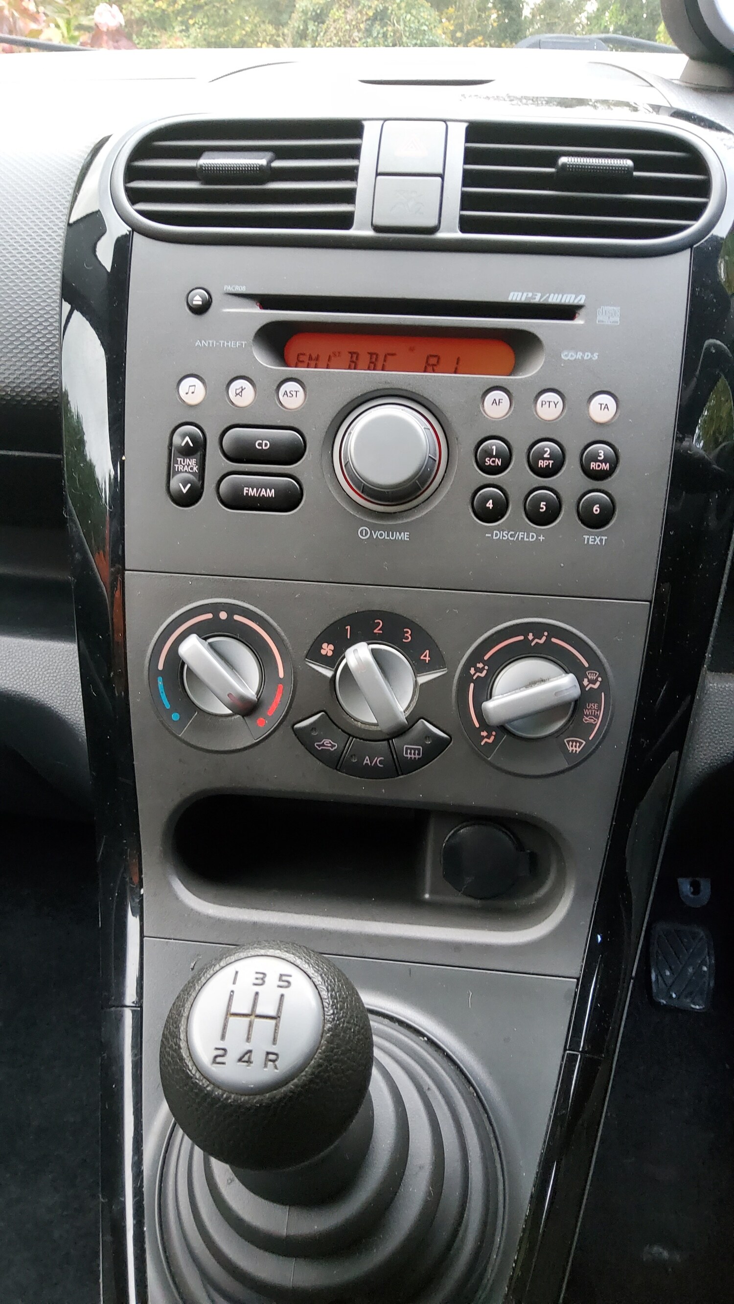 Used Suzuki Splash 2014 for sale - 76320758: Photo 7