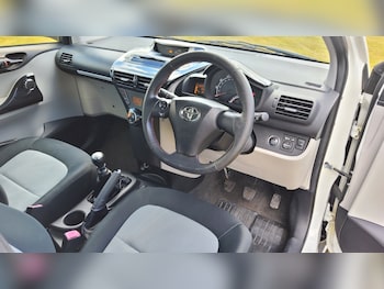 Used Toyota IQ 2013 for sale - 79418371: Photo